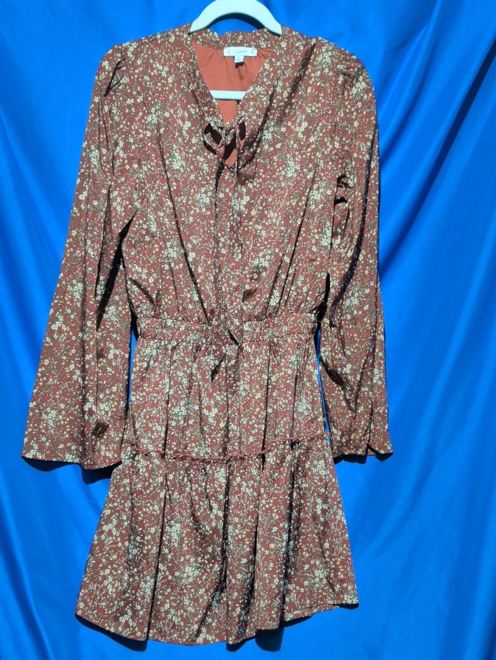Love Rust Floral Tiered Mini Dress Size Large Flared Sleeve Tie Neck Boho
